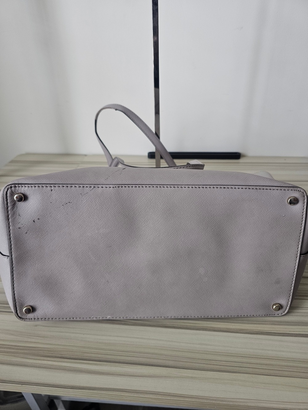 KATE SPADE Large Gray Saffiano Leather Tote Bag - Picture 4 of 8